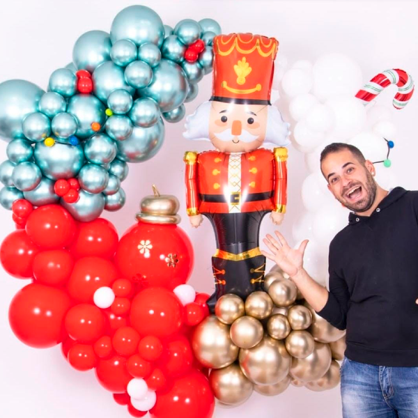 Ismaele Toma con creatività balloon art